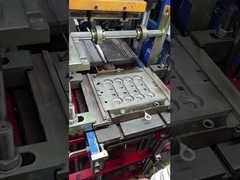 Phụ kiện cao su silicone tùy chỉnh với nút và nắp cao su silicone đen